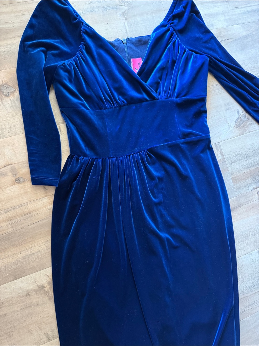 STARLET WIGGLE DRESS IN BLUE VELVET - VIXEN BY MICHELINE PITT - Picture 7 of 8